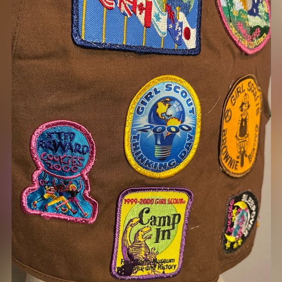 Girl Scouts USA Brownies Vest With Patches - Medium 10/12 - Vintage 90’s - Picture 6 of 11